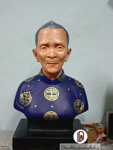 TƯỢNG CHÂN DUNG