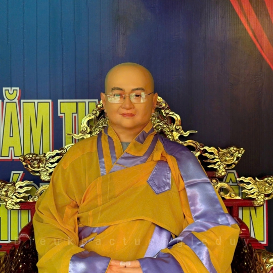 Tượng Sư Thầy Mặc Y Phục Thật
