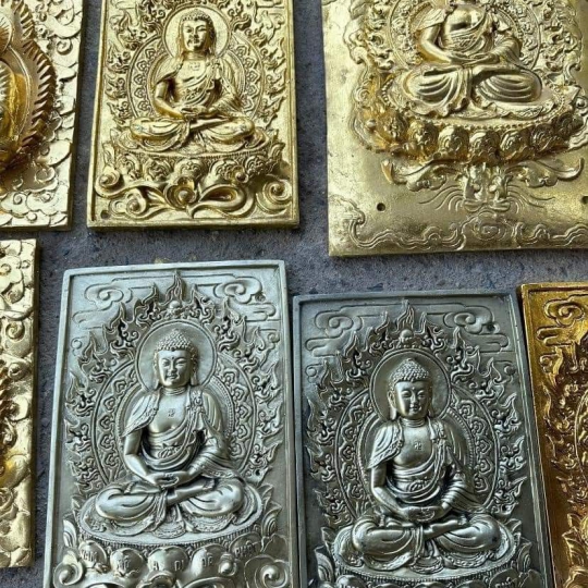 Phù điêu Vạn Phật