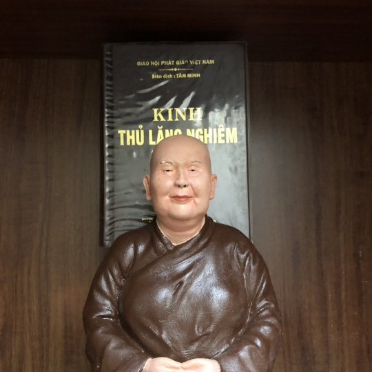 Tượng sư bà Hải Triều Âm