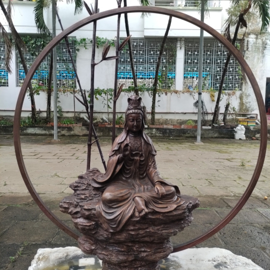 Tượng Quan Âm Tự Tại