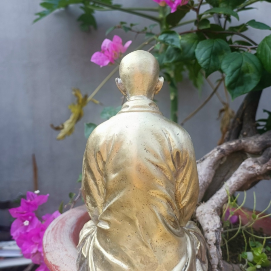 Tượng thiền sư Thích Nhất Hạnh