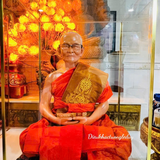 tượng sư chùa Wat Prom