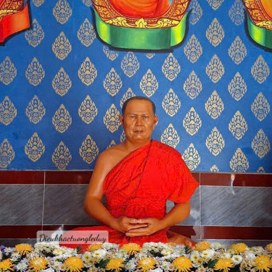 Tượng các vị hòa thượng chùa Cù Là Cũ