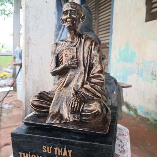 Tượng Sư Thích Giác Khang