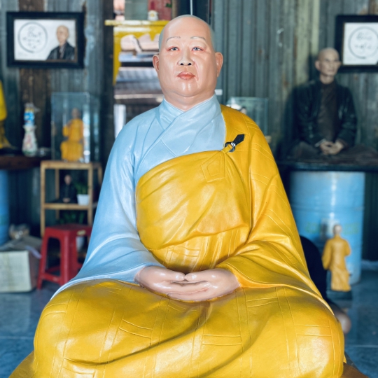 Tượng Sư Bà