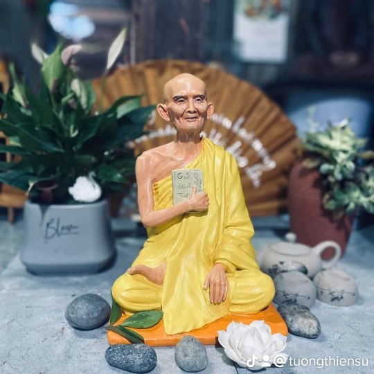 Tượng Thích Giác Khang