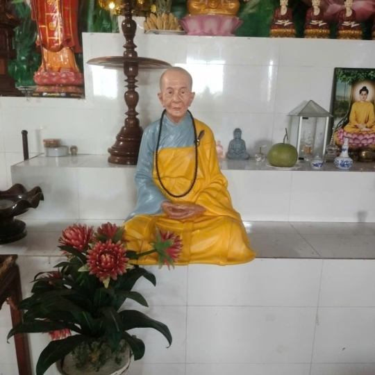 Tượng Sư Bà